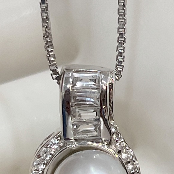 White South Sea Pearl White Topaz Sterling Silver Pendant Necklace - Picture 7 of 12